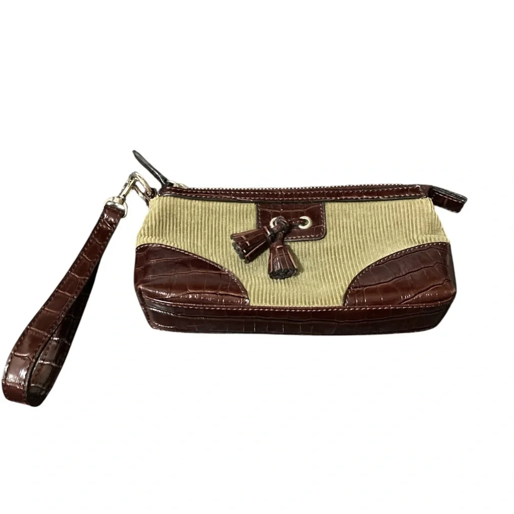 EUC Tommy Hilfiger Vintage olive corduroy and brown patent leather wristlet